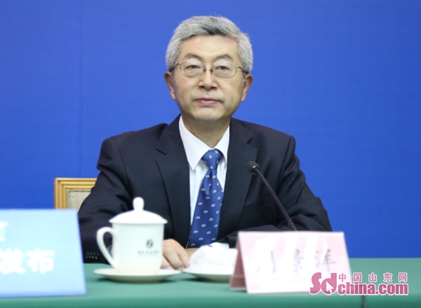 山东省疾控中心副主任,主任医师周景洋