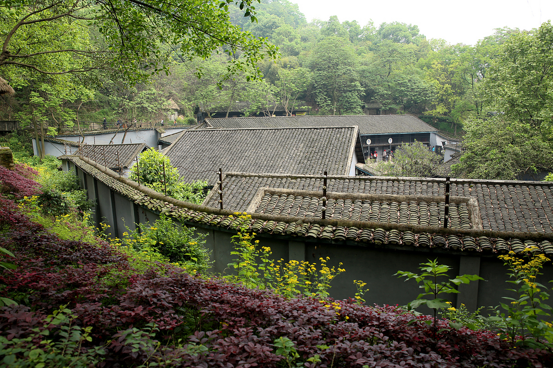 今天,就让我们一起走进重庆渣滓洞景区,探寻那些藏在岁月里的