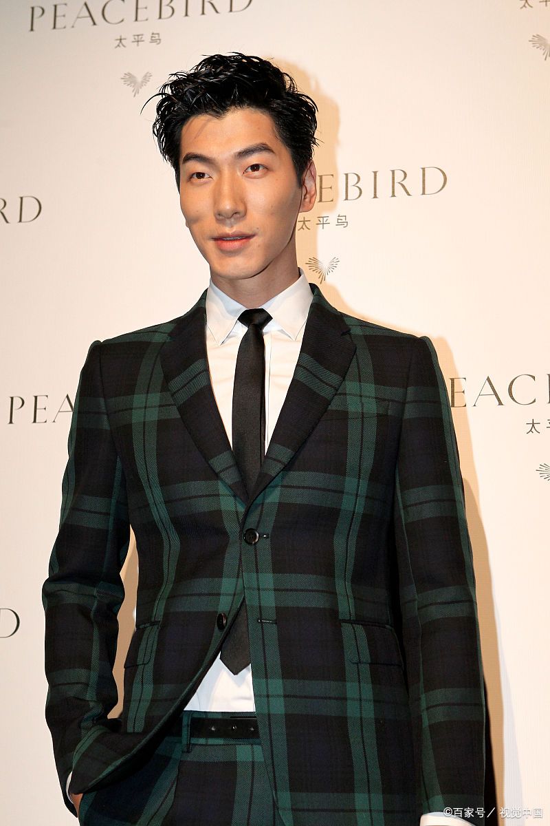 曾经凭借爸爸去哪儿而爆火的张亮,以精湛的厨艺受到观众的追捧,作为