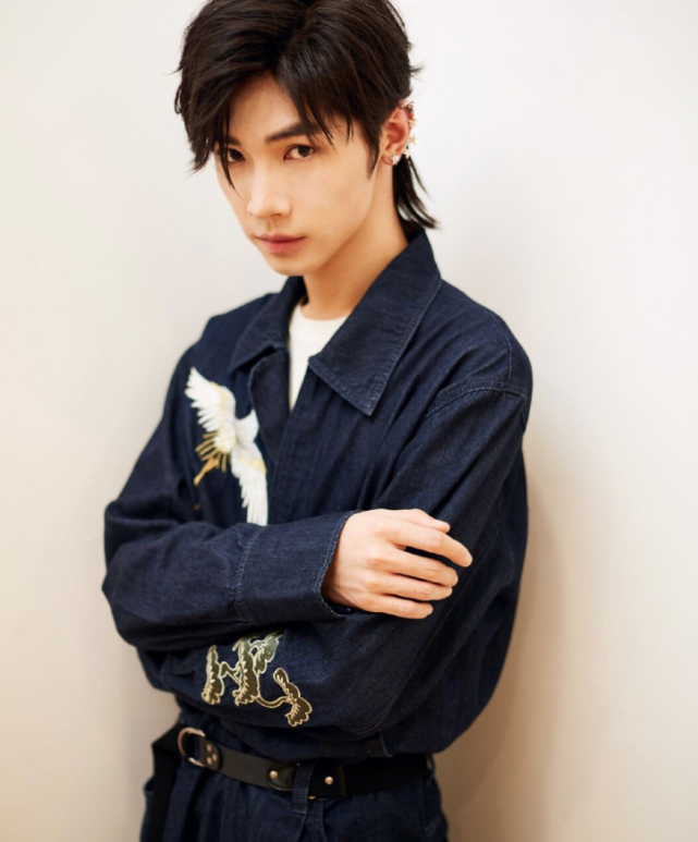 "陈情男团"换上连体裤,肖战暖萌,宋继扬高冷,舅舅才是靓崽!