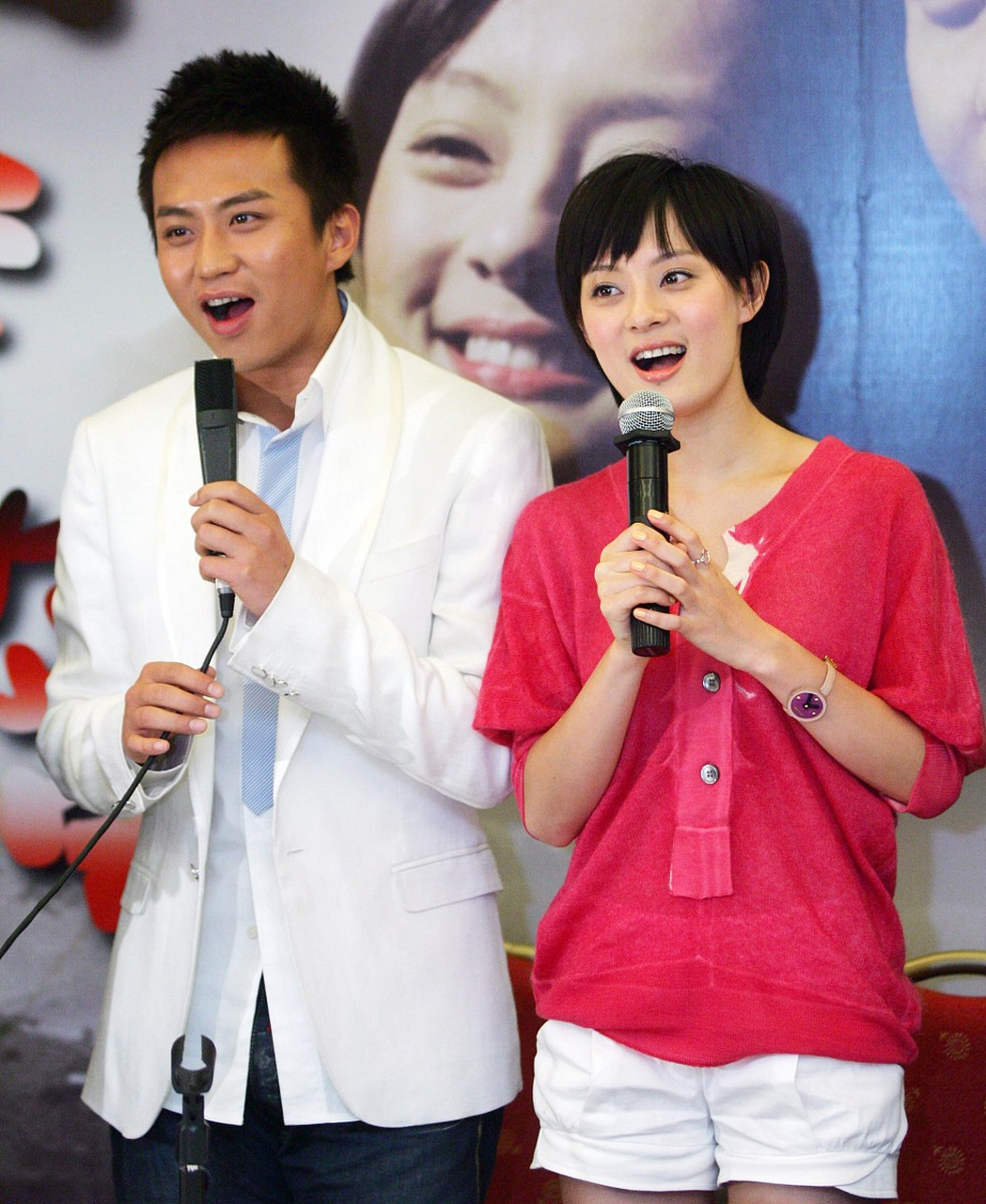 今日星座运势#   在喧嚣的娱乐圈中,孙俪和邓超的婚姻一直备受关注