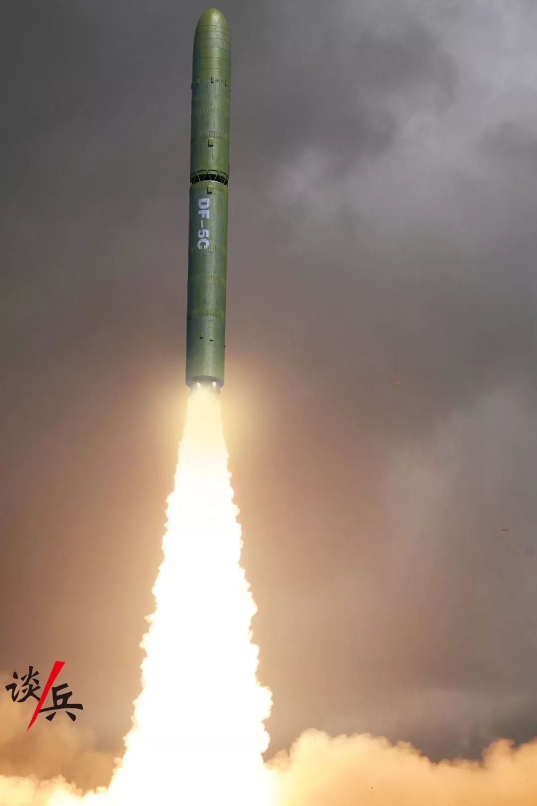 东风41服役前中国最强核导弹!搭载10枚核弹头,可打击任意一点
