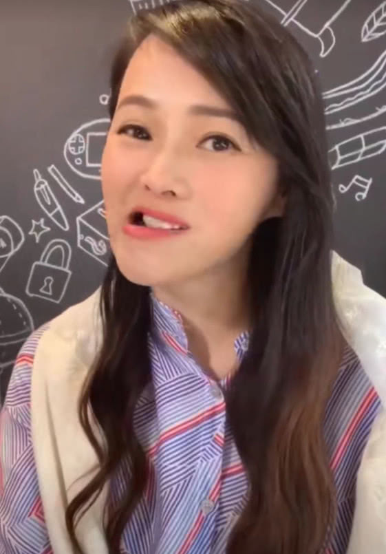 伊能静下巴好看被说整容,看见她"歪嘴"表情,网友:欣赏不动