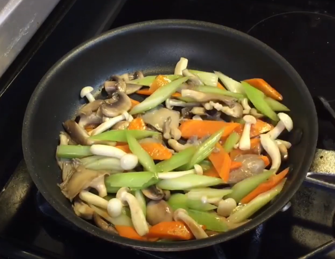 什錦菌菇炒時蔬,味道鮮美超級下飯,一上桌就被搶光了