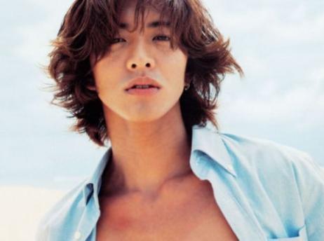 木村拓哉女装太惊艳,性感撩人,网友:比女人美!