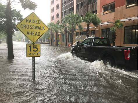 飓风"多里安"再次减弱为2级 继续威胁美国
