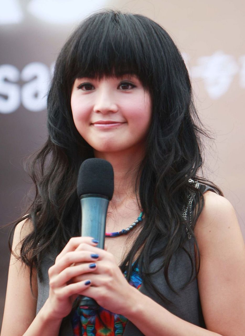 【娱乐新闻】看了阿sa最新的照片,80后们集体破防了  近日,香港女星