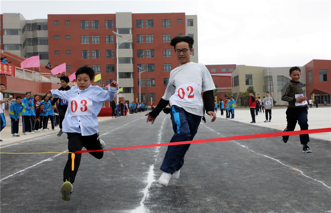 罗平思源实验学校第一届运动会精彩纷呈!