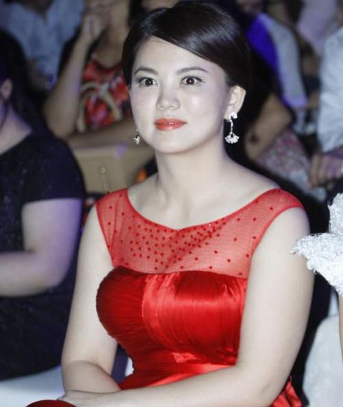 明星都是胖着玩的,而李湘"一家三胖",在变胖的路上一去不复返