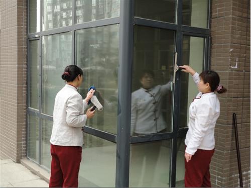 擦玻璃除了报纸,还可以用什么的简单介绍