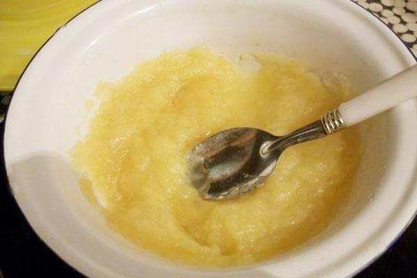 宝宝腹泻食谱——蒸苹果泥!