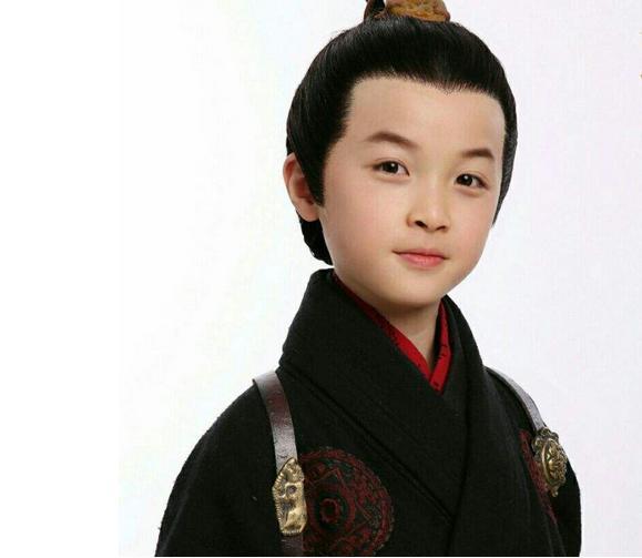 嬴政小时候是真可爱,还是被小朋友演得这么可爱?你被吸引了吗?