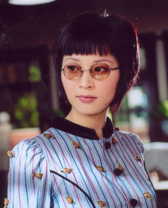 与吴奇隆,刘诗诗,郑嘉颖主演,饰演八福晋郭络罗·明慧,深爱八阿哥为爱