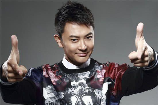 曾跟黄晓明聂远佟大为齐名,比邓超还火,如今