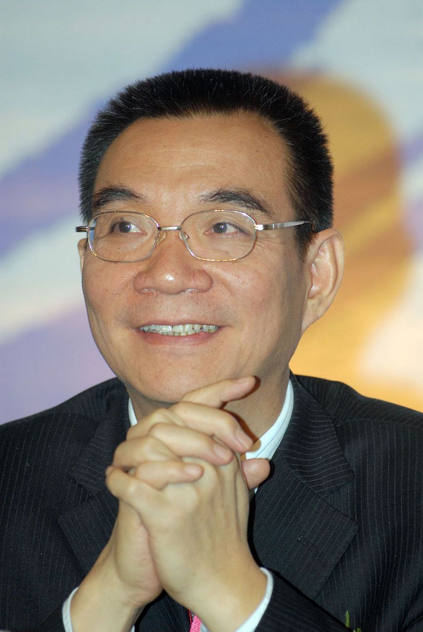 林毅夫,台湾传奇士兵,成功游到大陆成为杰出经济学家,为两岸关系和平