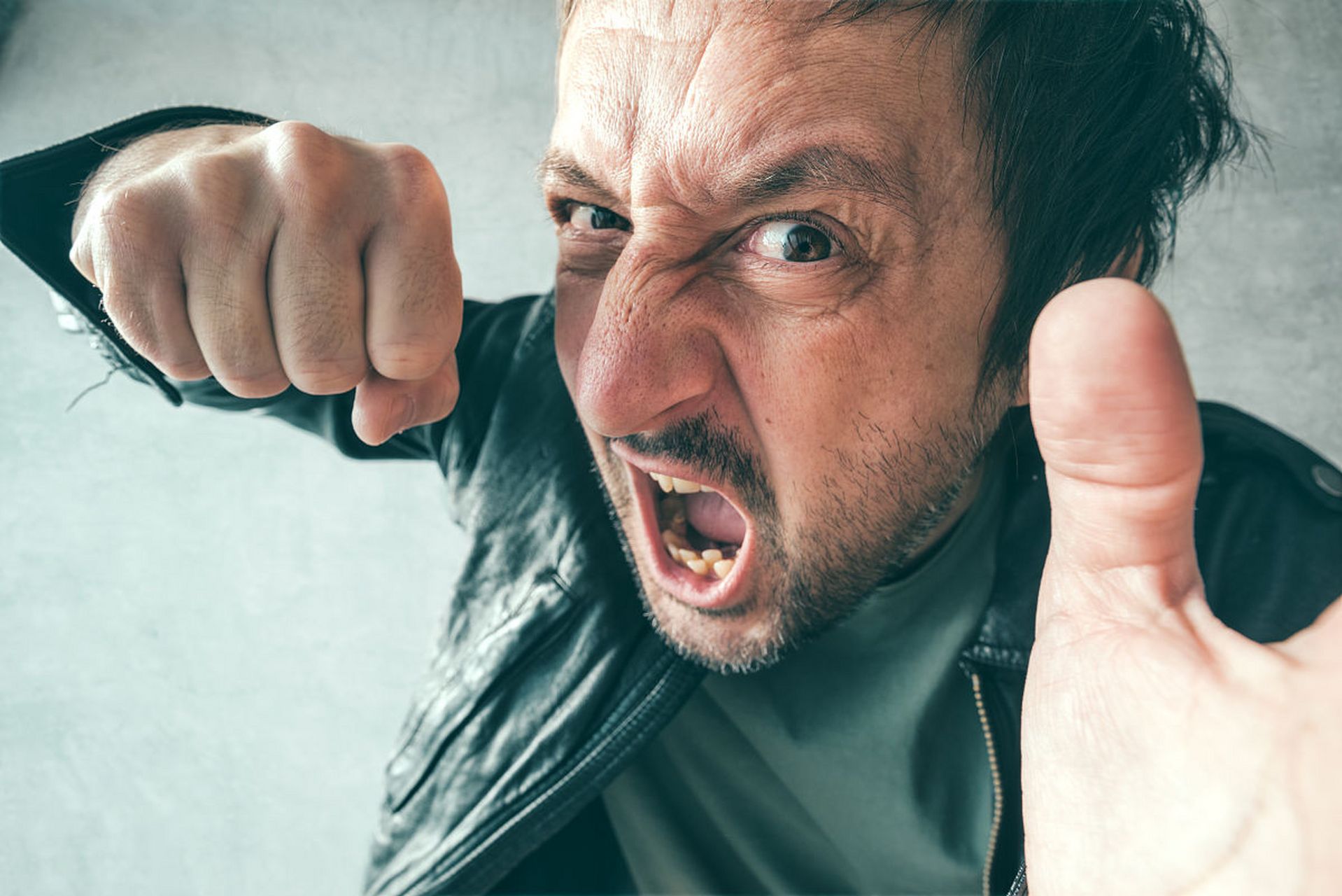 大哥,一个深谙人生哲理的人,有着一颗善良的心