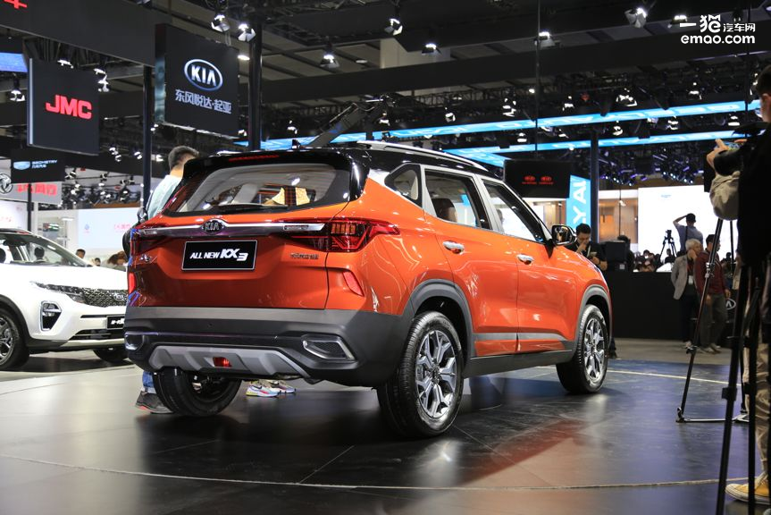 2019广州车展:实拍起亚全新kx3傲跑