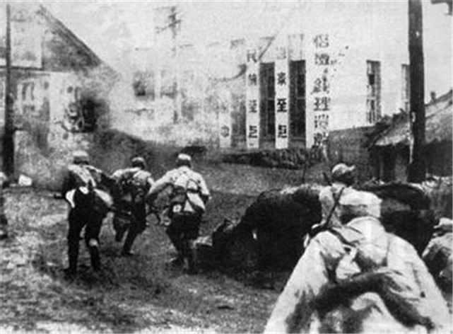 1946年三战四平,四野猛将李天佑遇到了国军哪位悍将对手败北