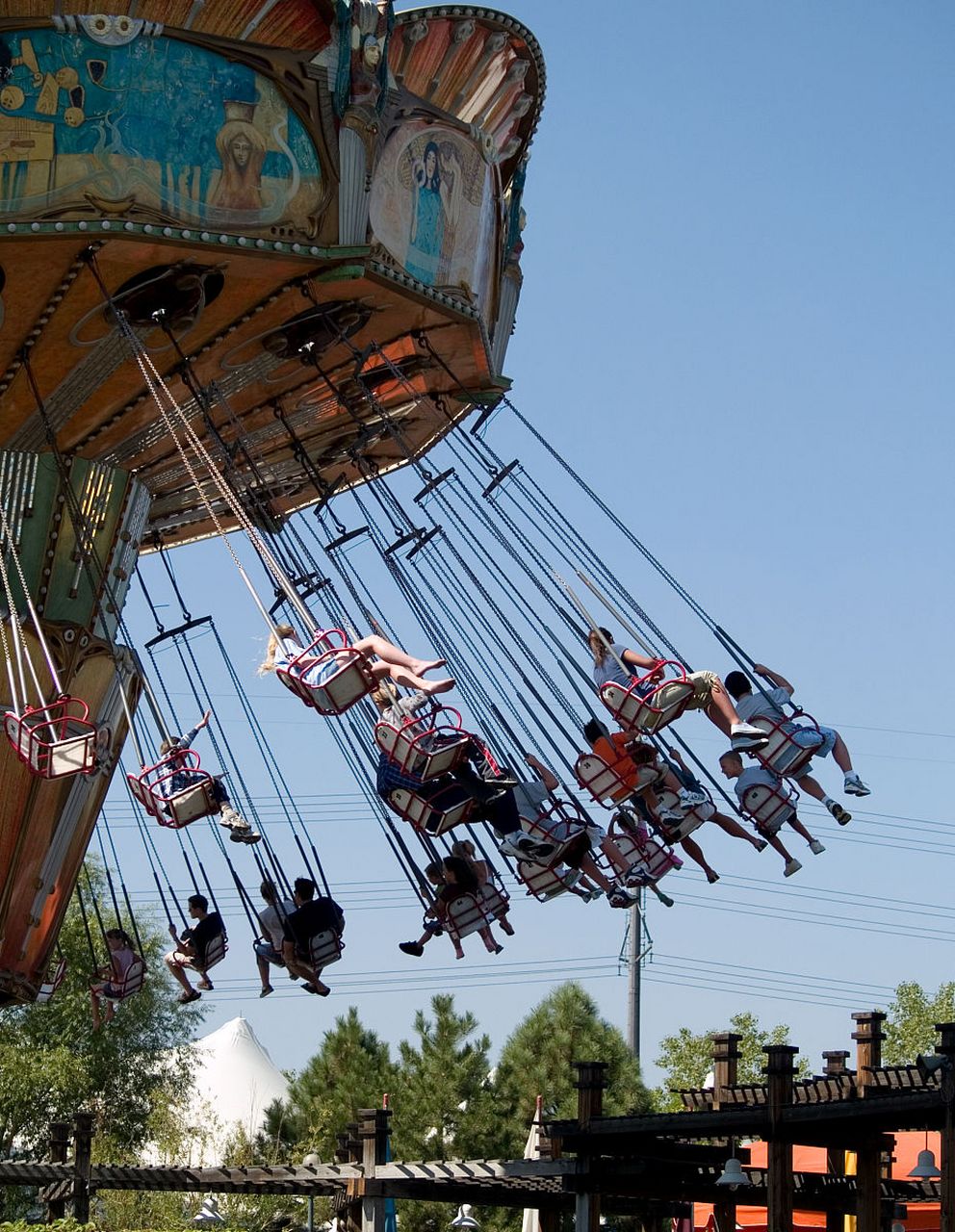 福建天柱山欢乐大世界,坐落在漳州市长泰县天柱山国家森林公园内,占地