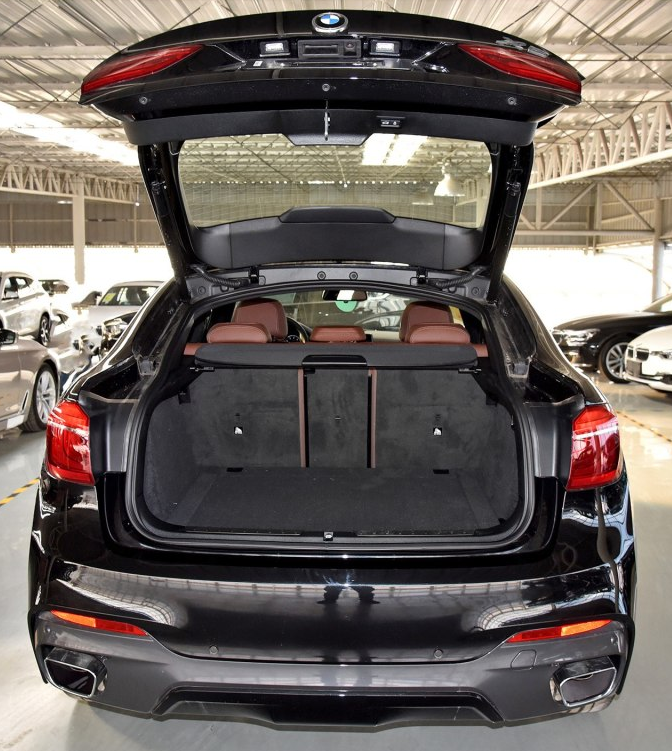 宝马x6的欣赏与品读,设计非常新颖,给人一种高级感