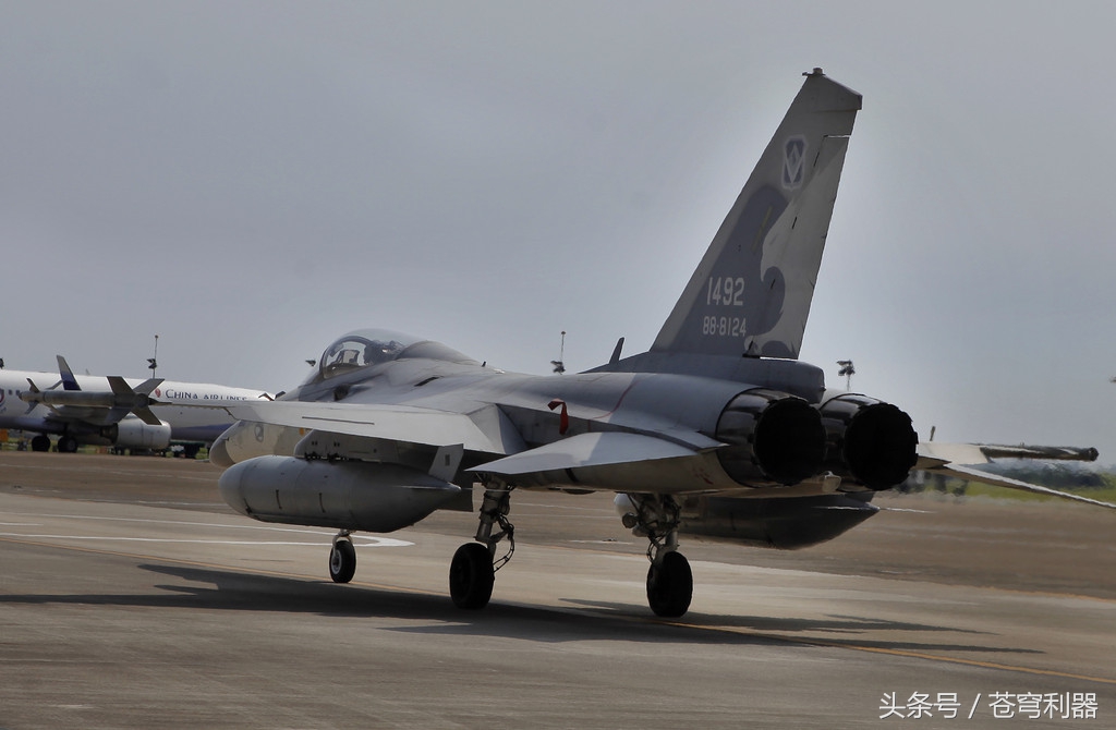 idf又称f-ck-1战斗机,俗称"经国"号战斗机,用以纪念蒋经国.