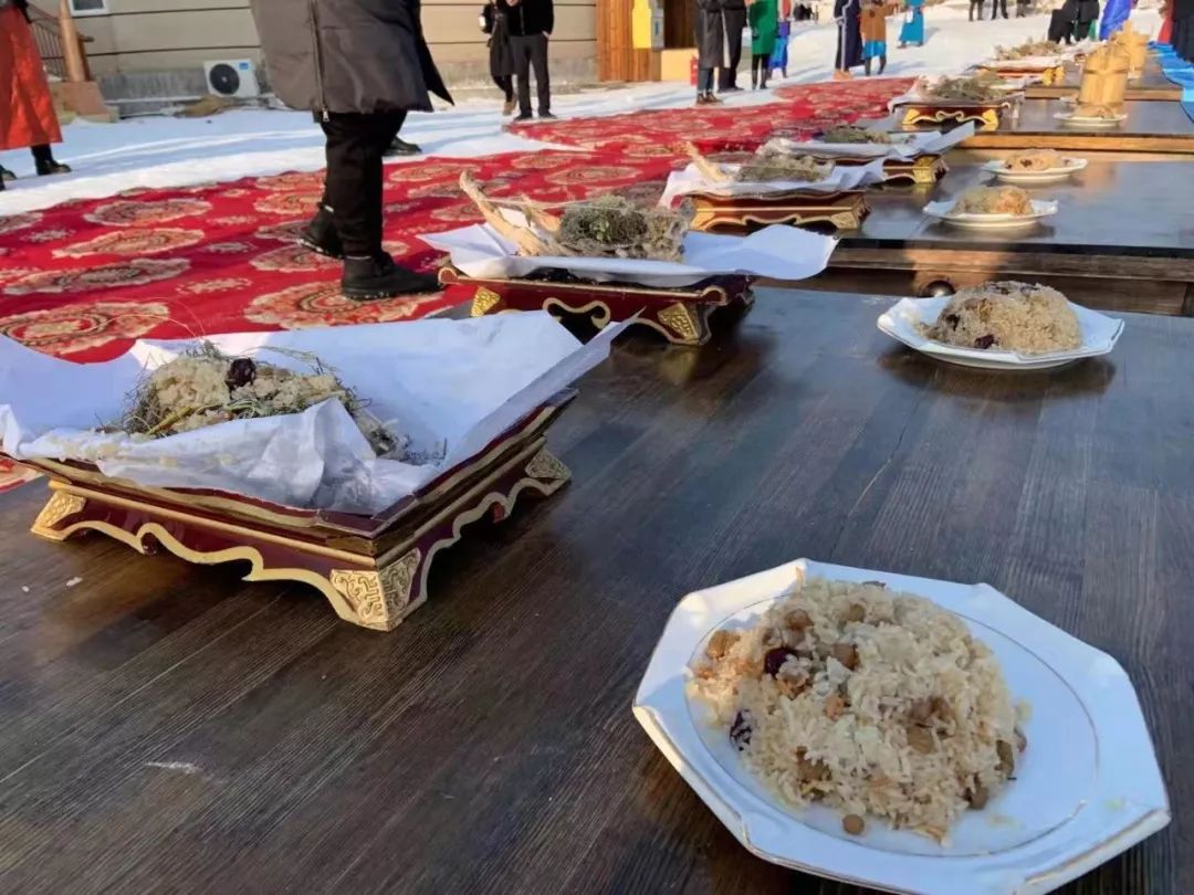 东胜区举行第六届蒙古族传统祭火仪式