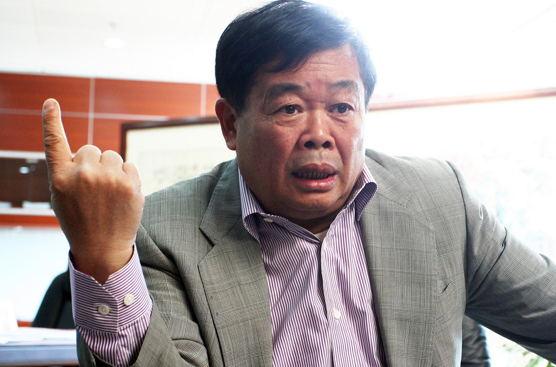 曹德旺说:"我经常跟那些当公务员的人讲,你能够让农