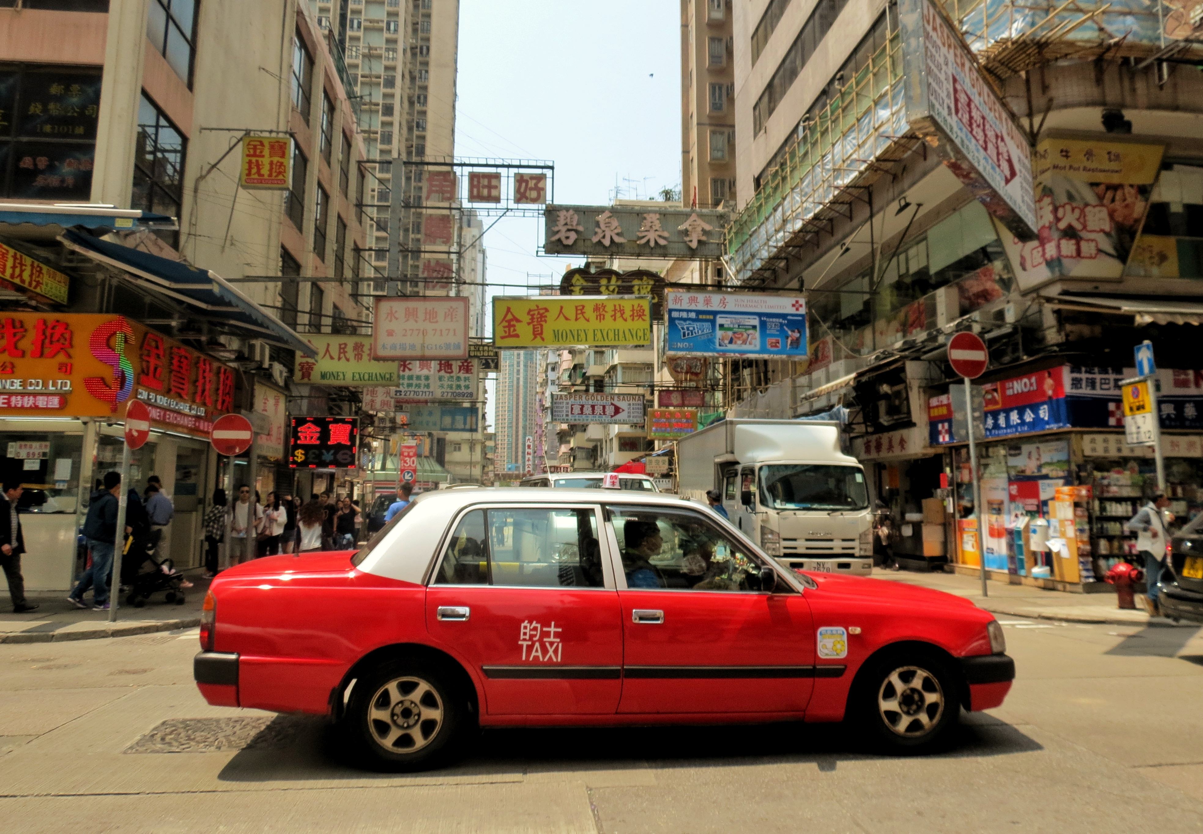 为何香港的汽车总那么铮亮的?说完原因,内地司机:真羡慕!