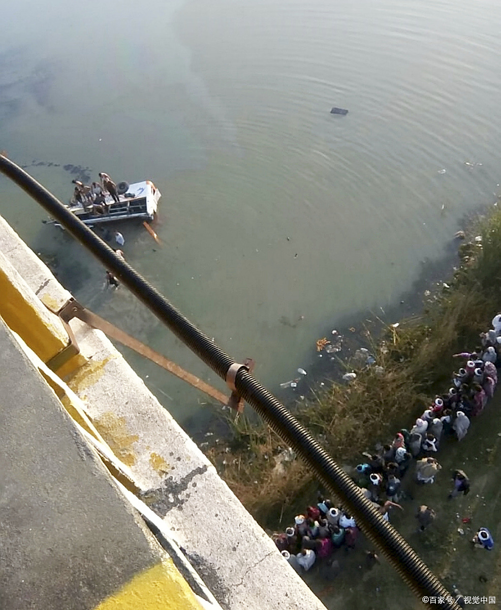 近日,一名21岁湖南男孩儿胖猫在女友提出分手后,在