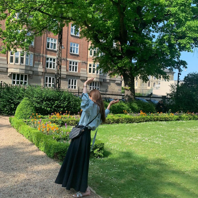 裴秀智度假私服大起底,连穿3套"国民初恋装",美得让人心动