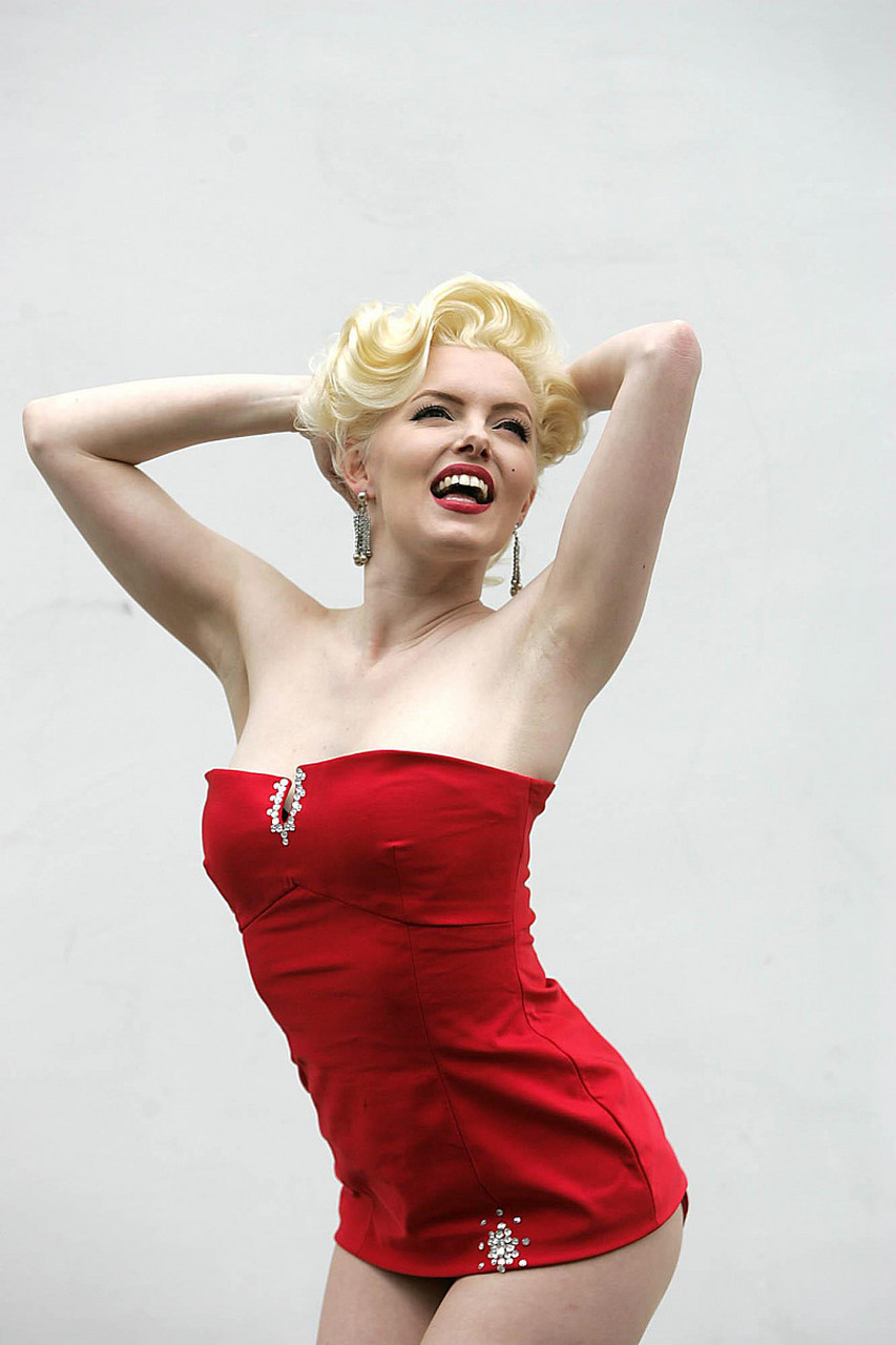 人体艺术所表现的是人身体的外在的美,具有特殊的审美价值.