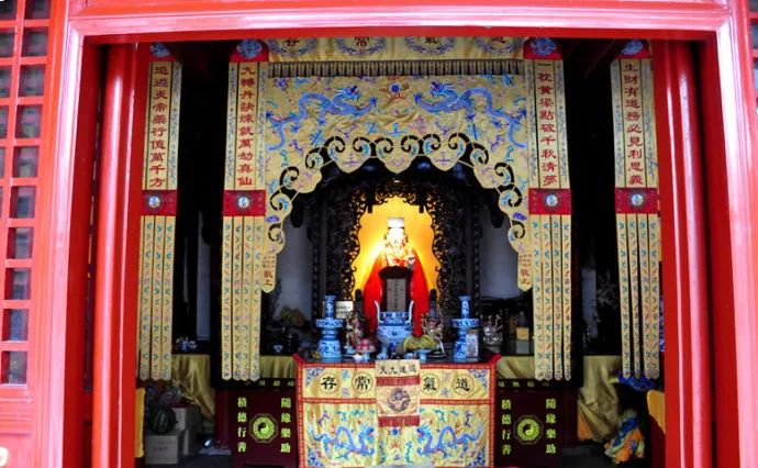 隐在高楼里的精致小庙——吕祖宫