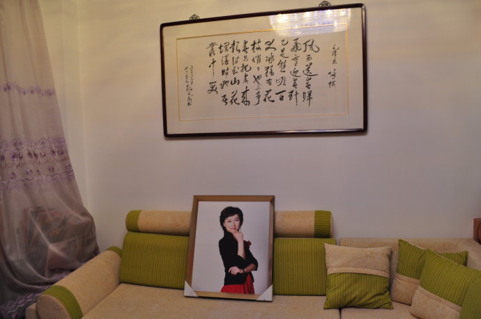 事业爱情双丰收,却在人生巅峰时出了车祸,令人惋惜无比