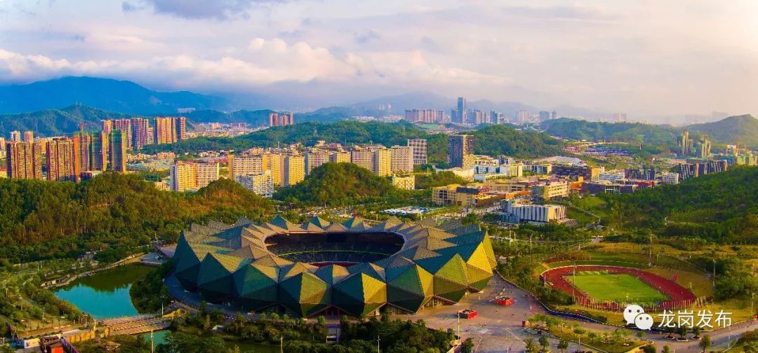 "2018·首届深圳大芬国际油画双年展" 在龙岗区红立方公共艺术馆开幕