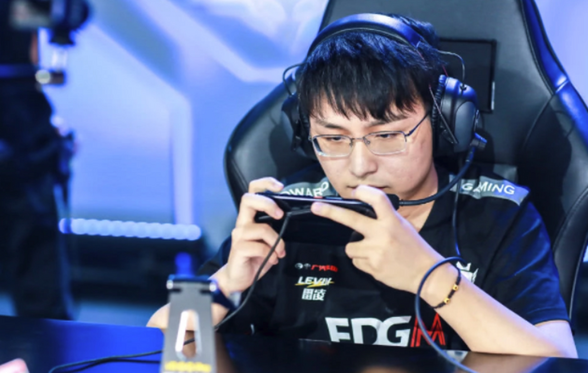 我们一起上王者荣耀# 无痕自由人身份,找到新东家不难