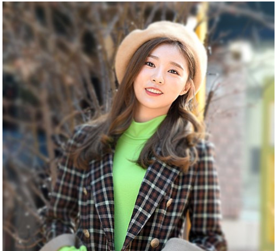 韩国首尔,女团hello venus成员李序英出席音乐剧《爱在雨中》访谈会 .