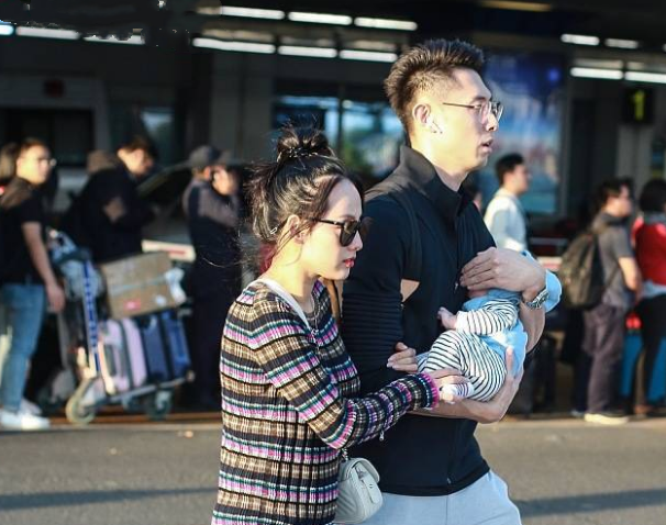 觉得自己是个演员一拍戏就好几个月回不了家,这些买超的妈妈也跟他说