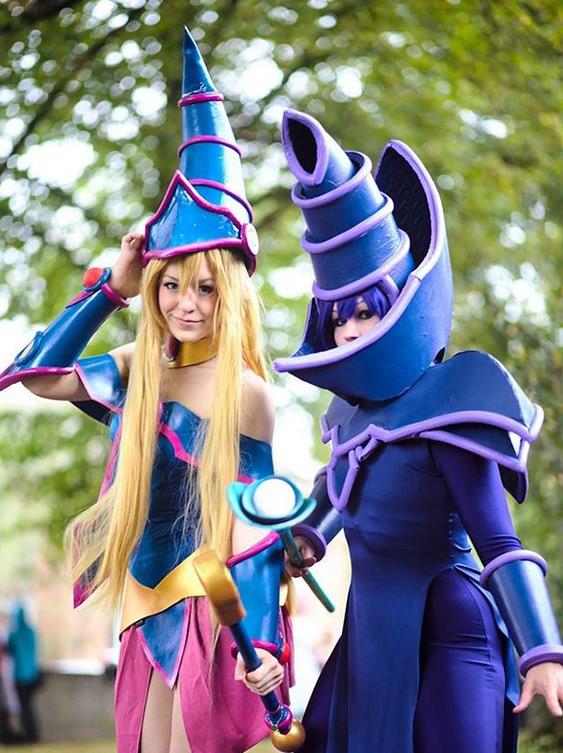 图为黑魔术师和黑魔术少女.游戏王cos,网友:游戏哥,你可长点心呐!