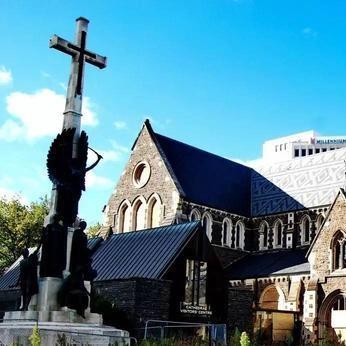 网红女歌手翻唱《万爱千恩》,句句心酸催泪,好