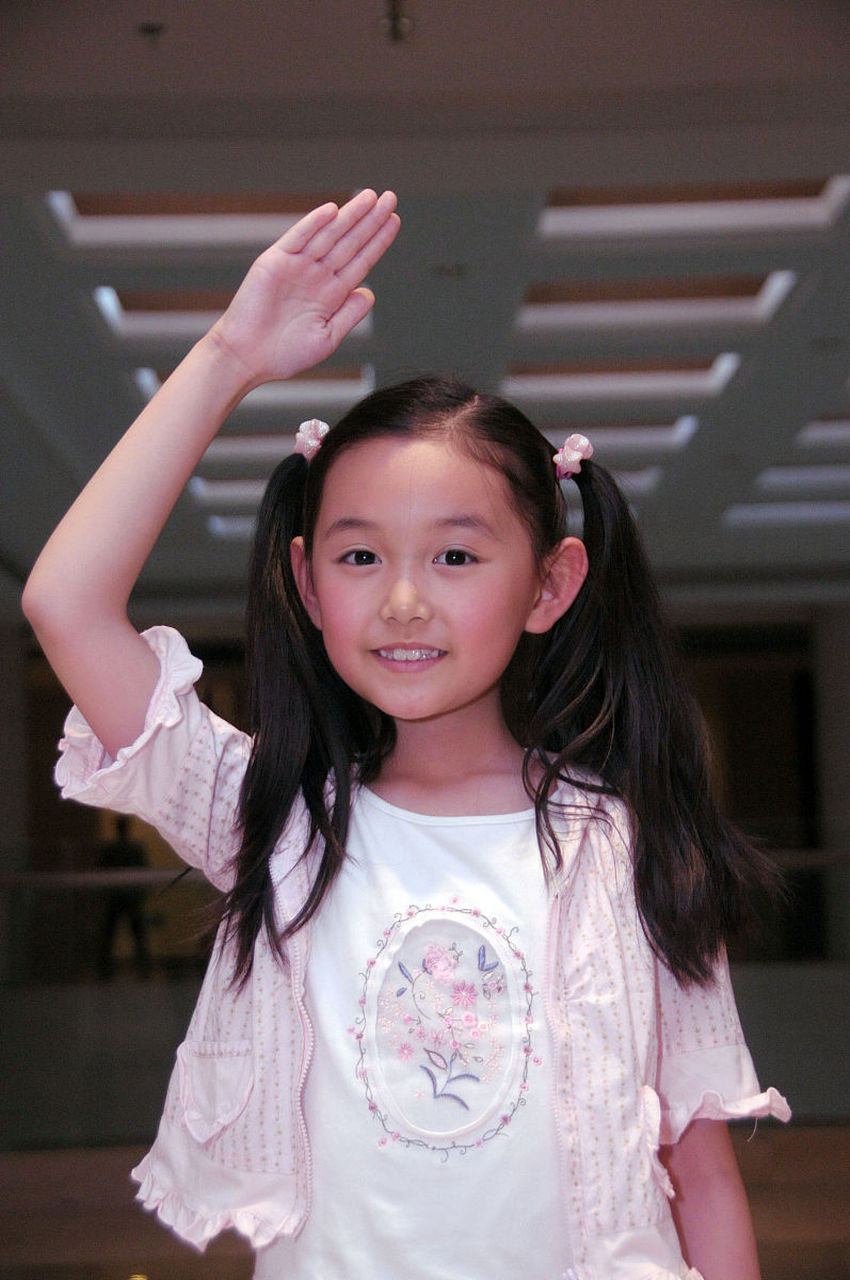 童星出道的蒋依依,看着慈眉善目,人兽无欺,没想到竟然偷税漏税,小小