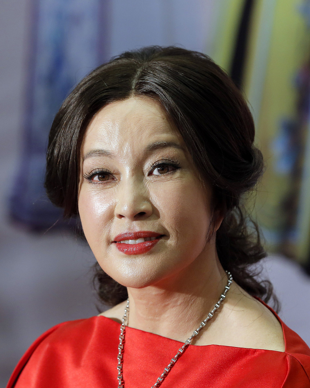 71岁的刘晓庆深夜依然坚持直播,原因令人感动.