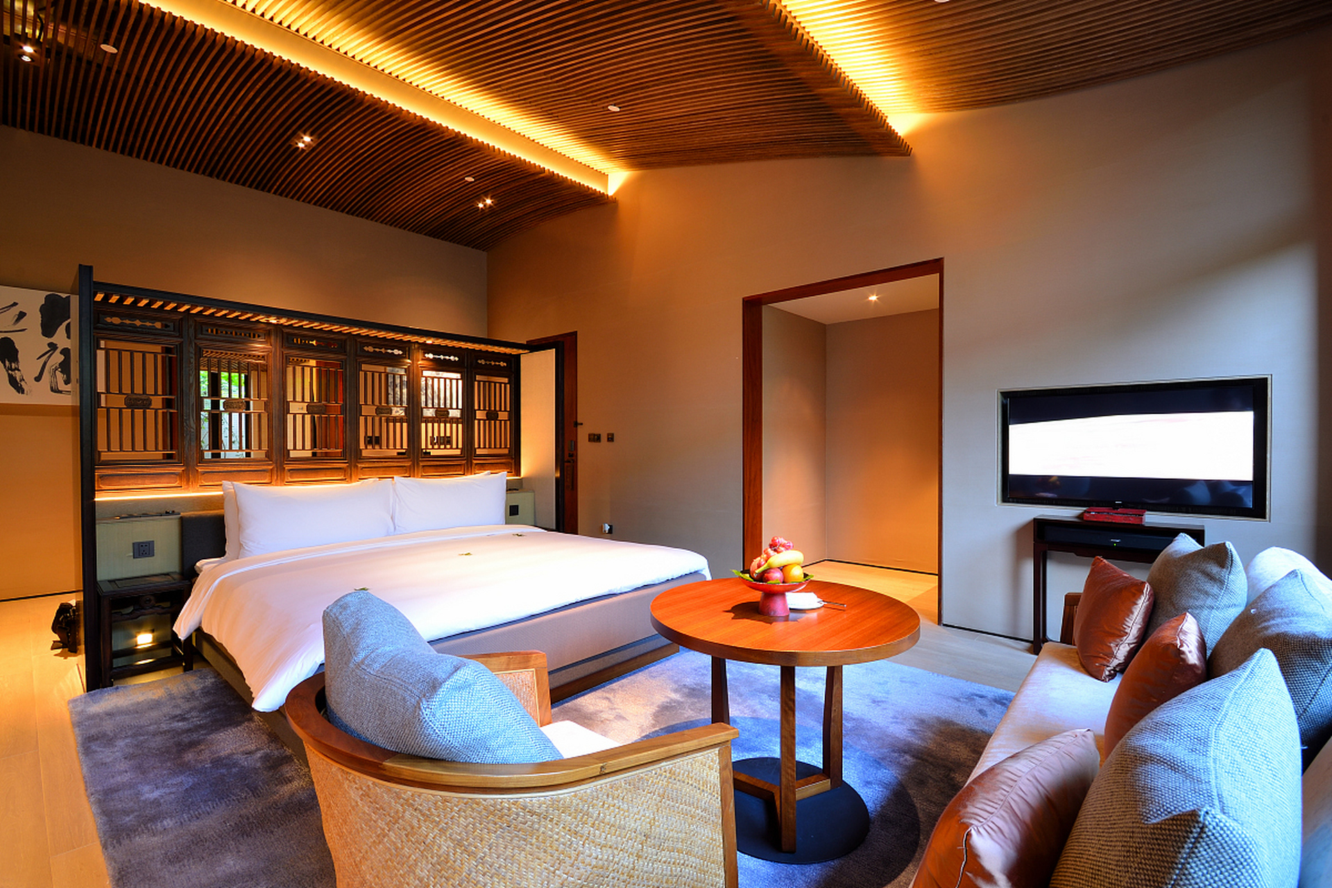 有人专门为享受某个酒店而去旅游,在酒店里待一天看景喝茶放松心情.