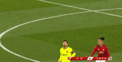 卢卡库尴尬了!妈妈抱着梅西"不放手",穆里尼奥为弟子辩解