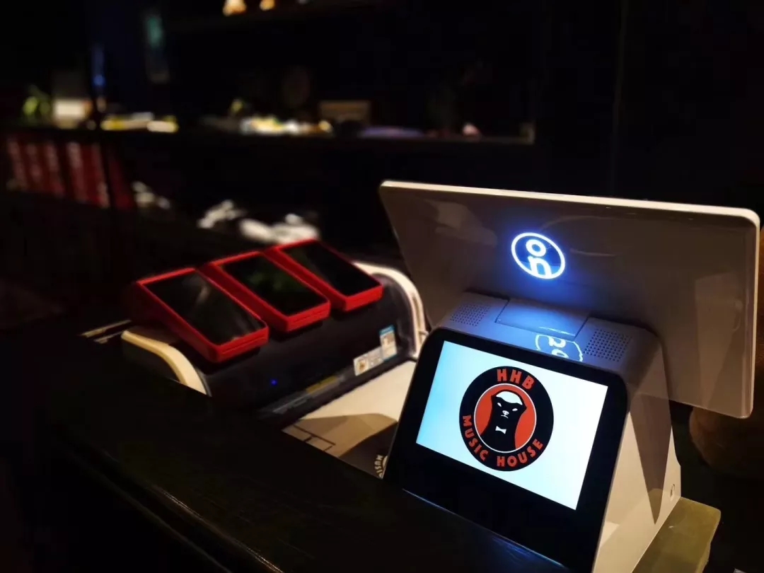 客如云,马云"hhb平头哥"音乐酒吧背后的科技创新力量