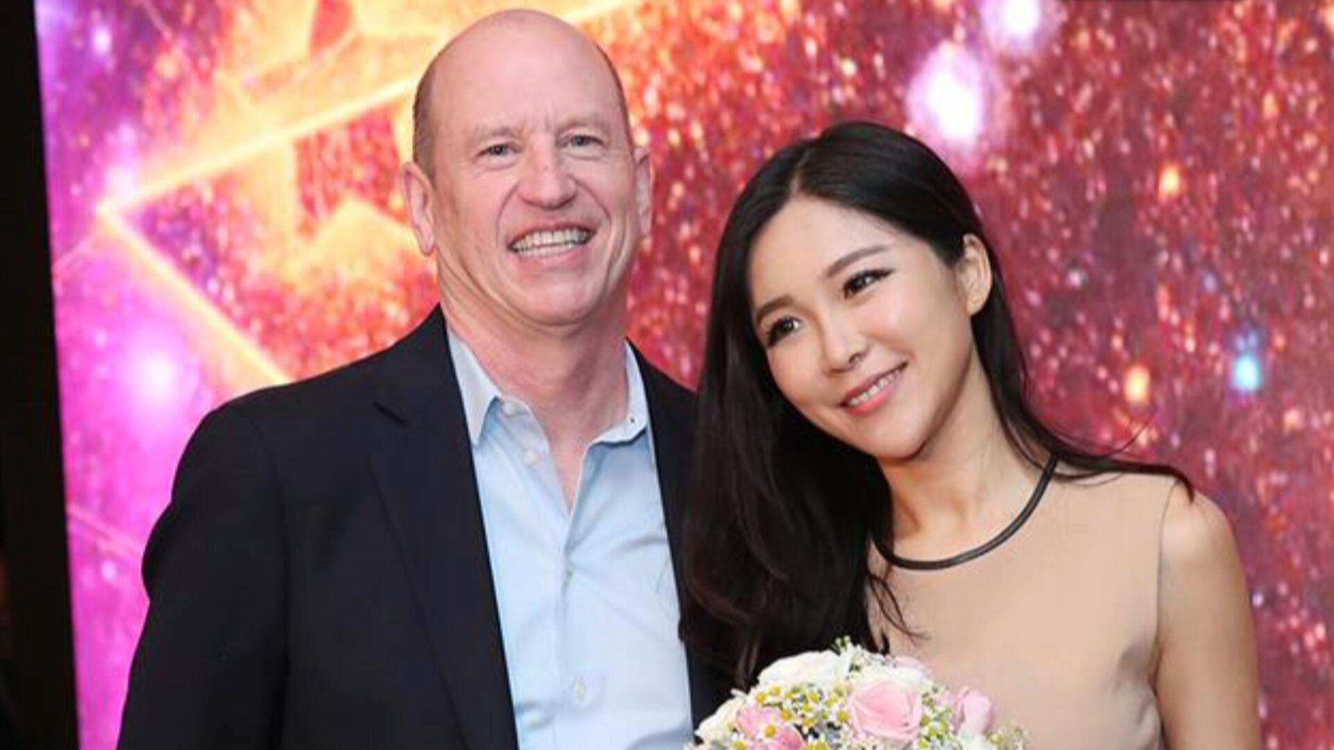 nba美女周玲安没离婚?身姿绰约被称中国卡戴珊,回应与老外婚事