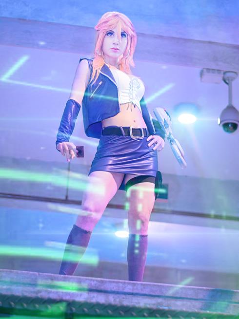 游戏王cos,网友:社会我游戏哥,人帅特效多!