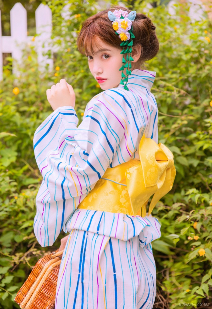 遇见日系甜妞 回眸可爱动人