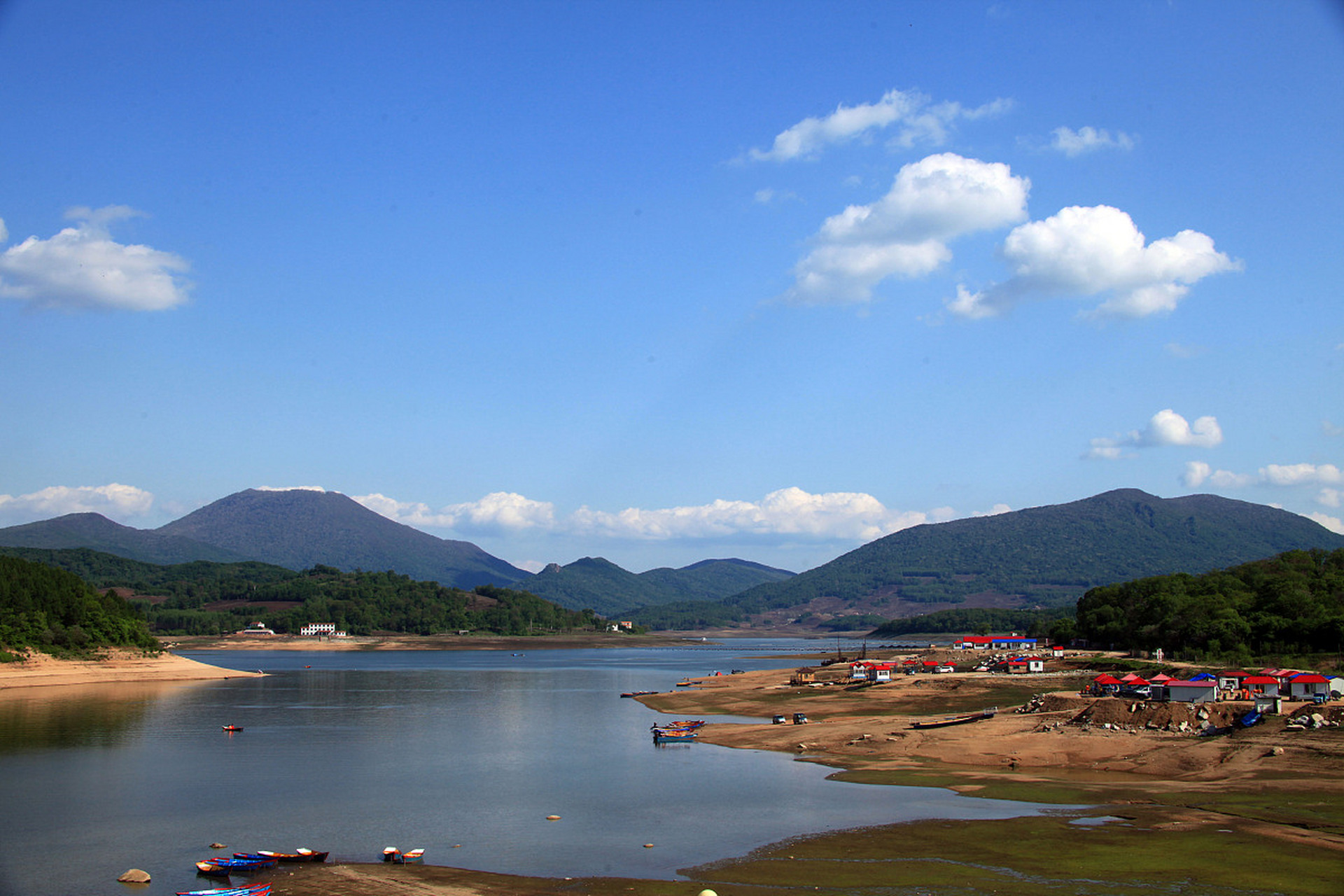 镜头里的春天# 余庆飞龙湖户外运动中心"作为一个春季热门户外活动