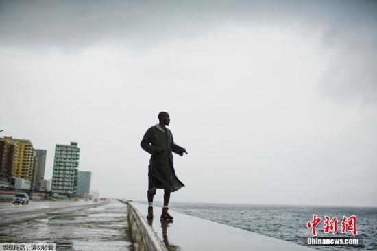 怪兽飓风来临!"迈克尔"升级3级飓风 美佛州35县紧急疏散12万人