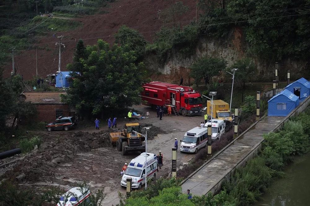 贵州水城山体滑坡遇难者家属:妹妹遗体被找到,孩子不知被冲到了哪里